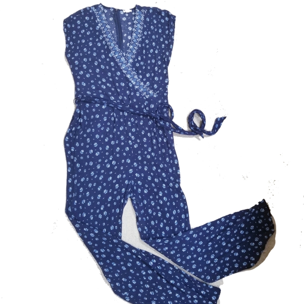 Navy floral jumpsuit! Sz 10 NWOT - Picture 1 of 4